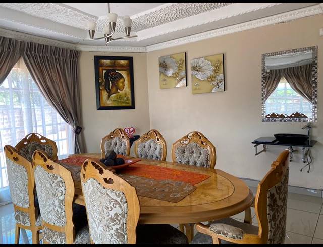 6 BEDROOM HOUSE FOR SALE IN CHROOM PARK